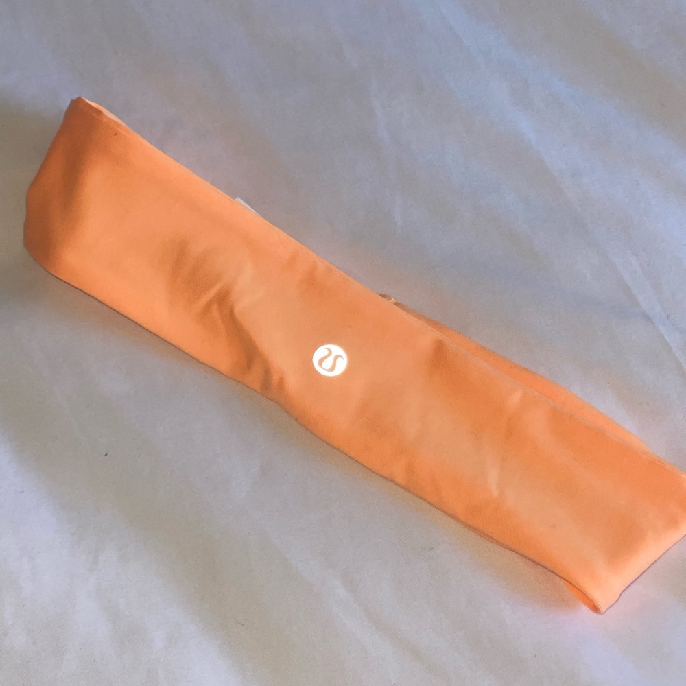 📍NWOT📍Lululemon Seawheeze 2020 Fly Away Tamer Headband Limited Edition